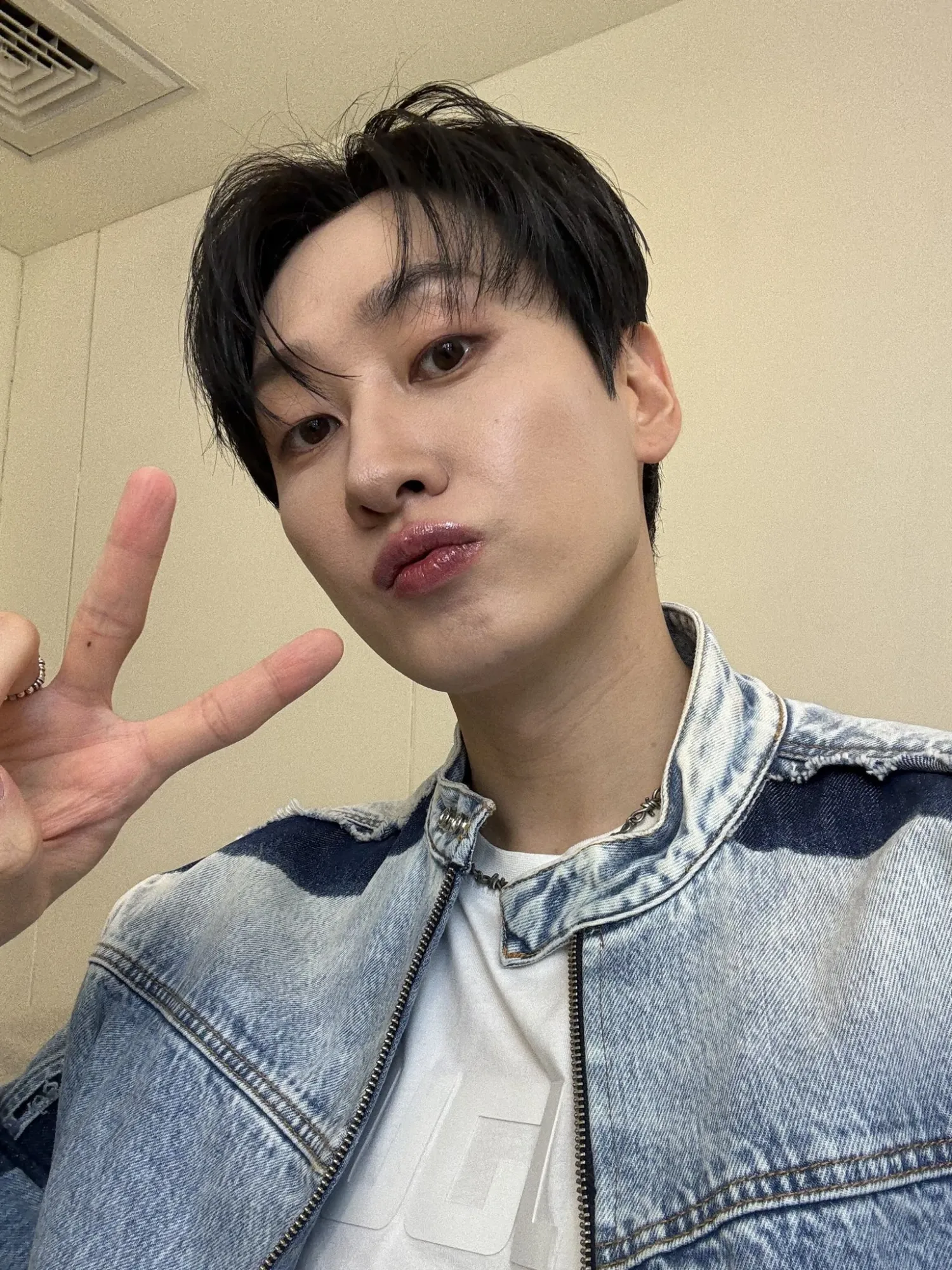 Recent activity shot of Eunhyuk (Super Junior)