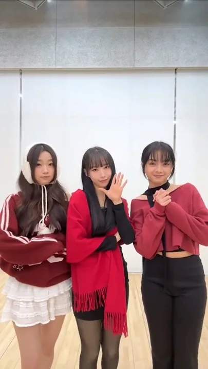 A moment captured by SECRET NUMBER's fan