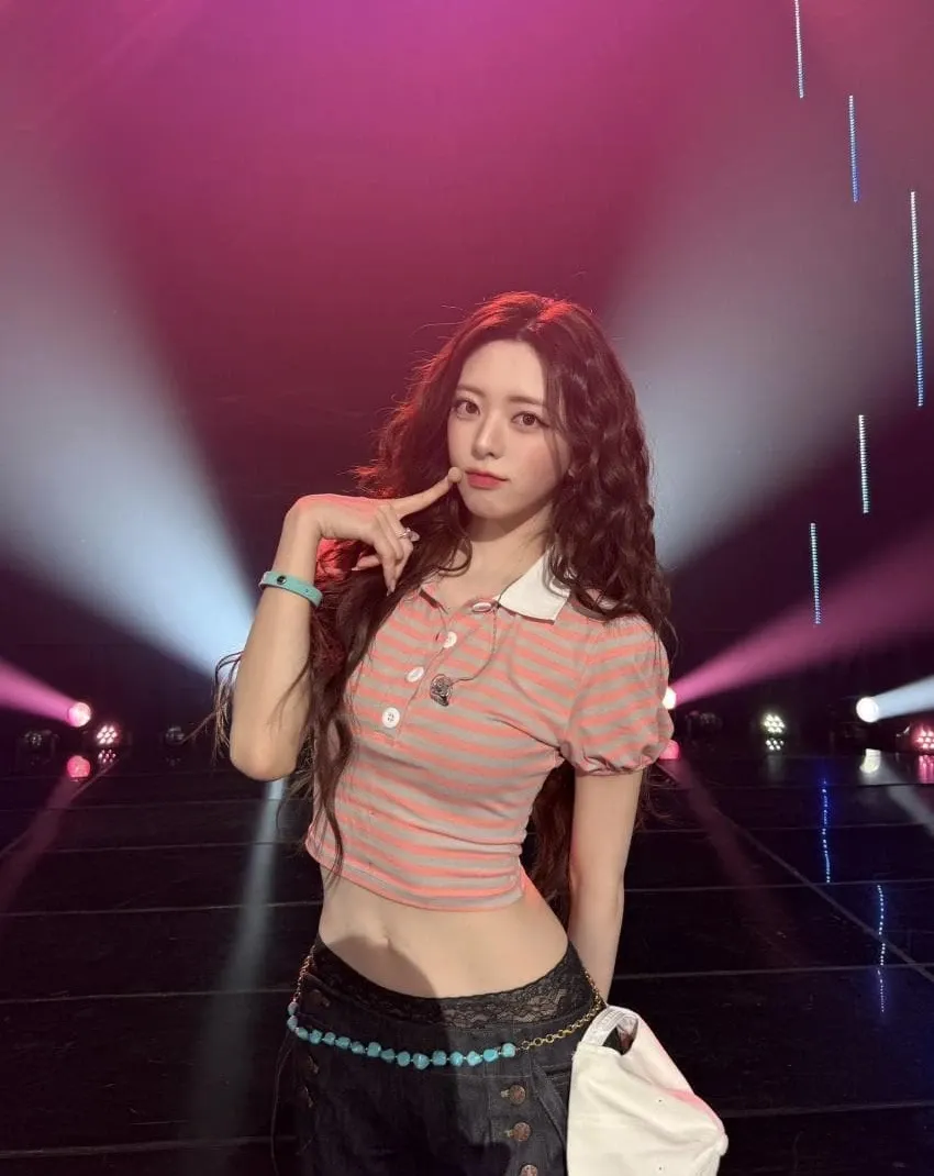 Recent activity shot of Yuna (ITZY)