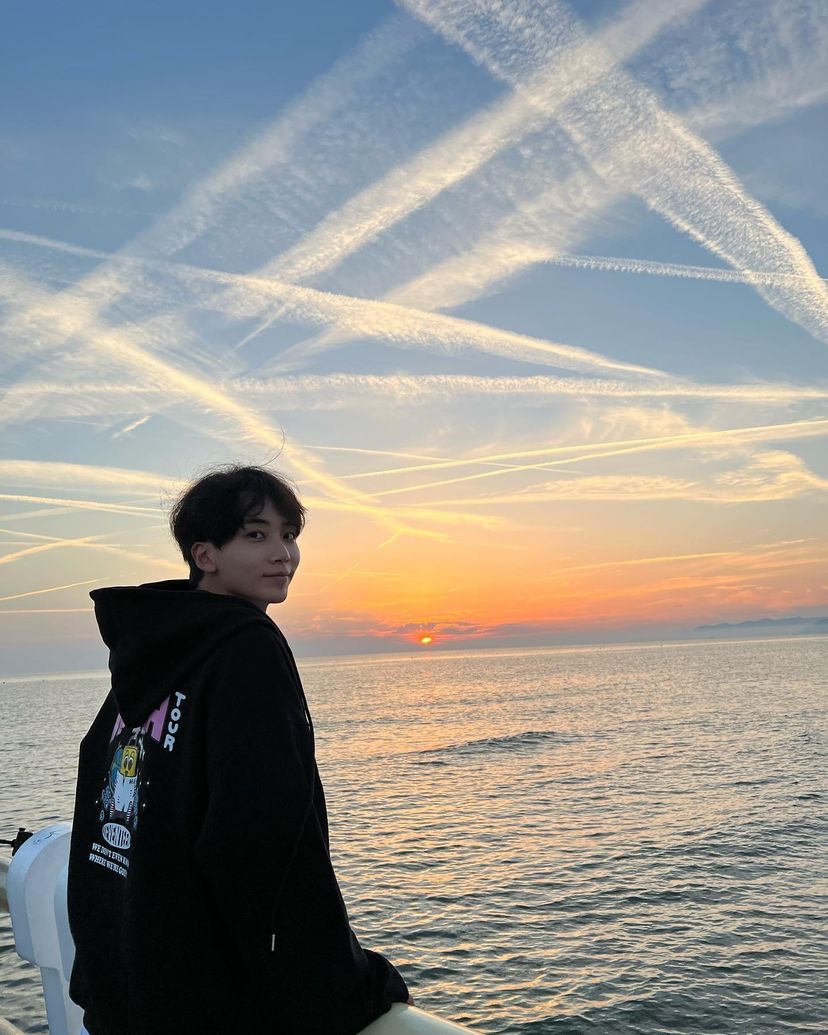 A moment captured by Jeonghan (SEVENTEEN)'s fan