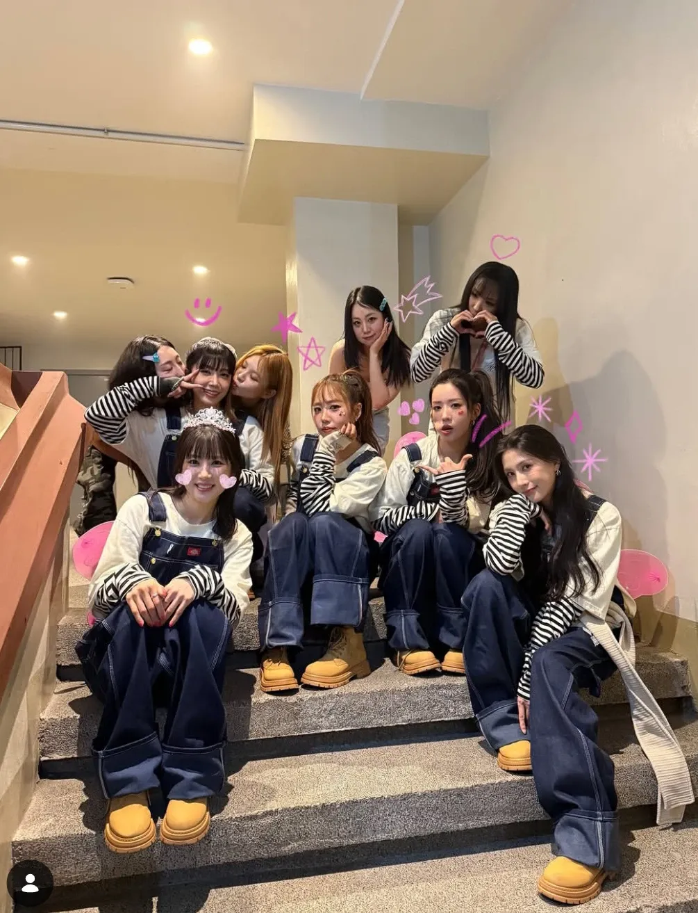 Momen yang diabadikan oleh penggemar Apink