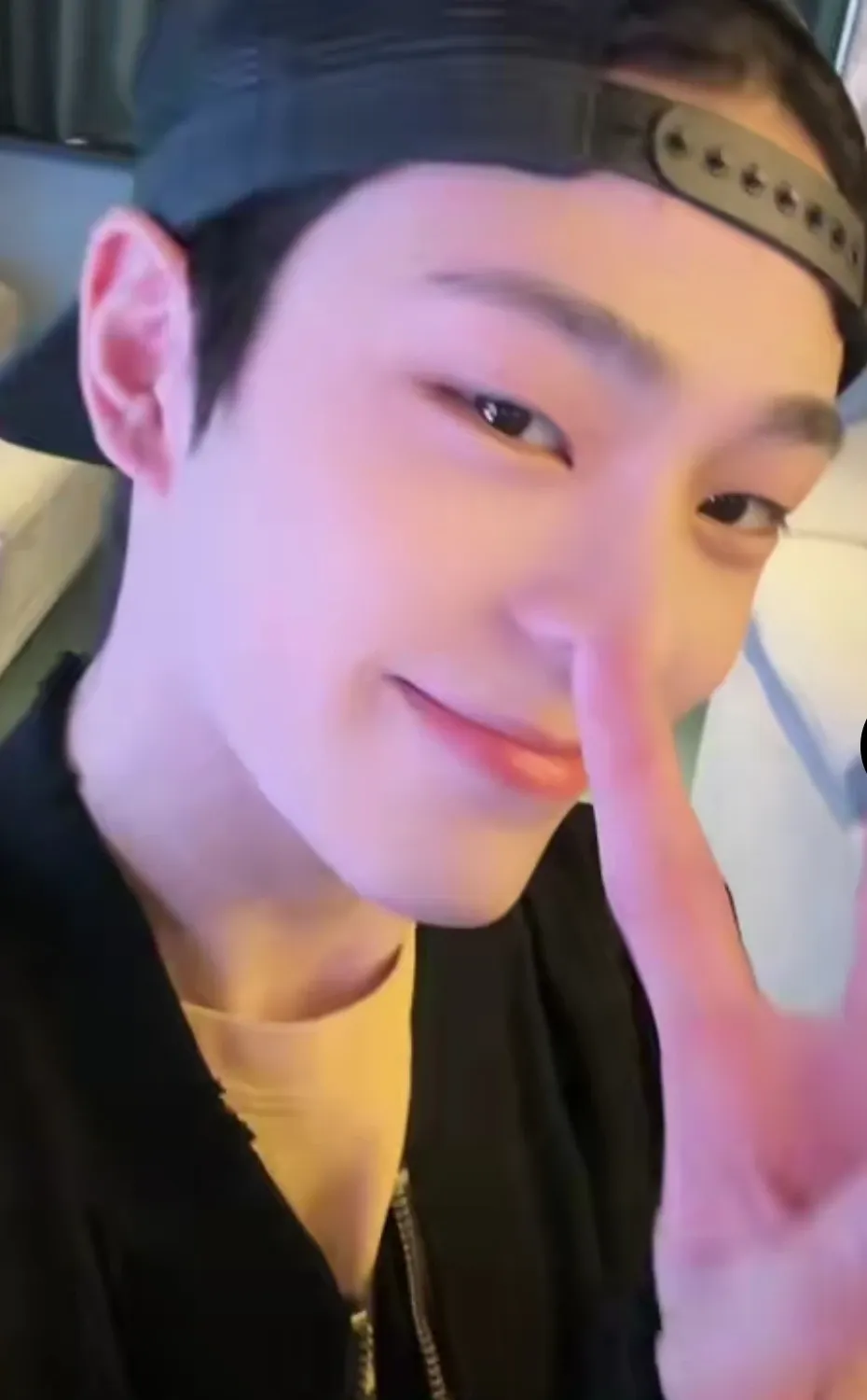 Latest photo of Kim Junmin (WHIB)