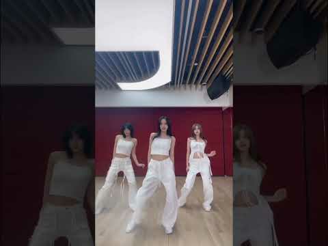 Foto terbaru Momo (TWICE)