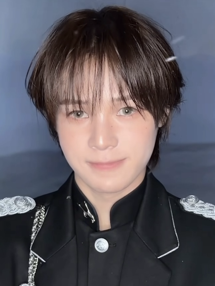 A moment captured by K (&TEAM)'s fan