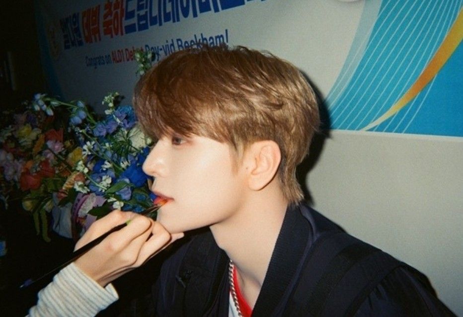 A moment captured by He Xinlong (ALPHA DRIVE ONE)'s fan