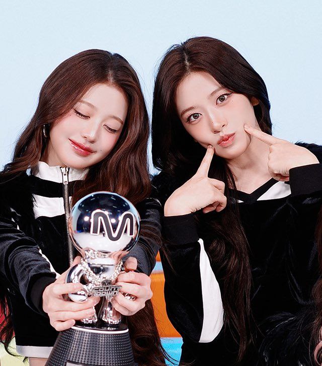 アン・ユジン (IVE)の舞台裏ショット