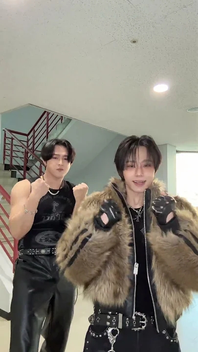 A moment captured by LEE DO (ONEUS)'s fan