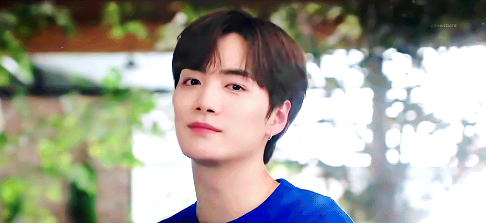 Behind-the-scenes cut of Kim Jonghyeon