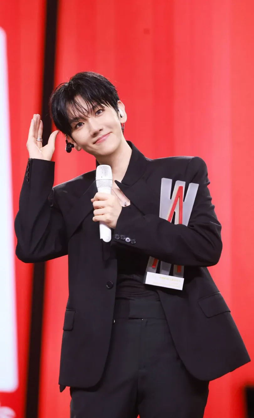 伯贤 (EXO)粉丝拍下的瞬间