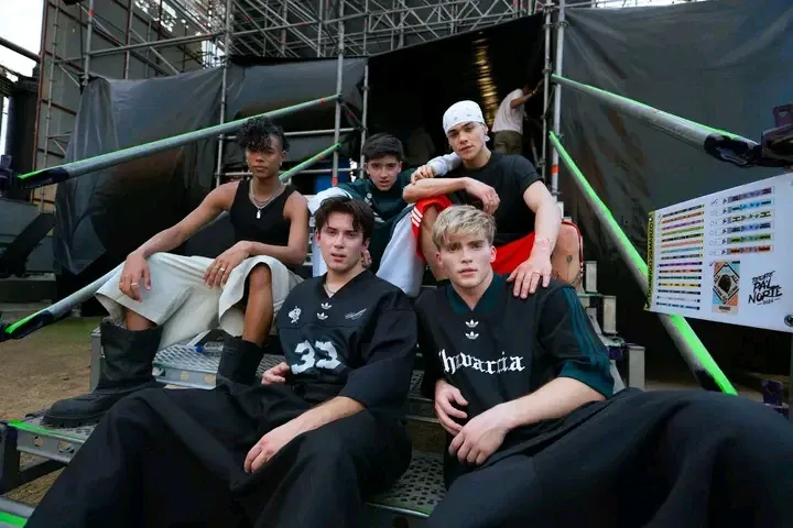 A moment captured by SANTOS BRAVOS's fan