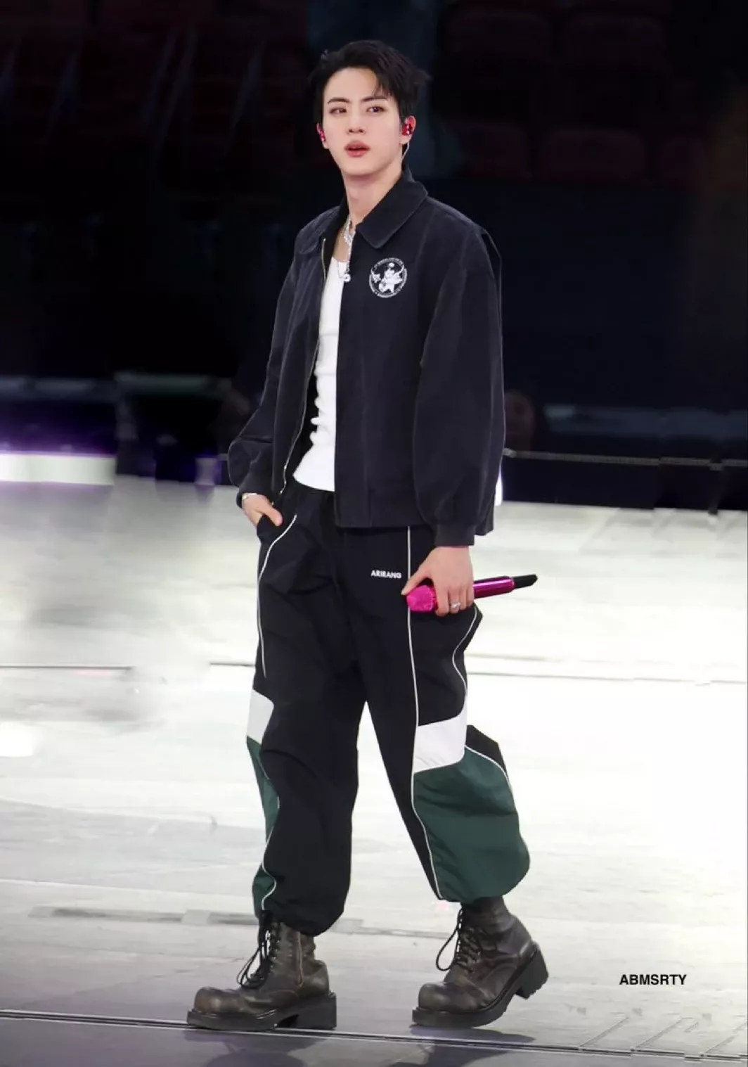 Potret di balik layar Jin (BTS)