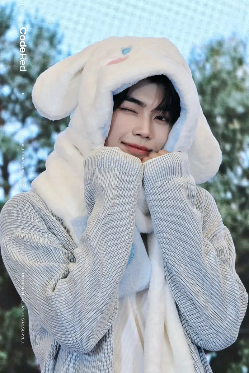 박건욱 (제로베이스원)의 최신 사진