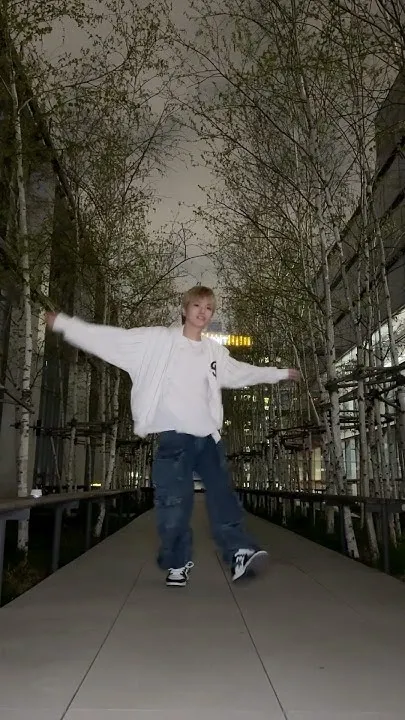 Behind-the-scenes cut of Riwoo (BOYNEXTDOOR)