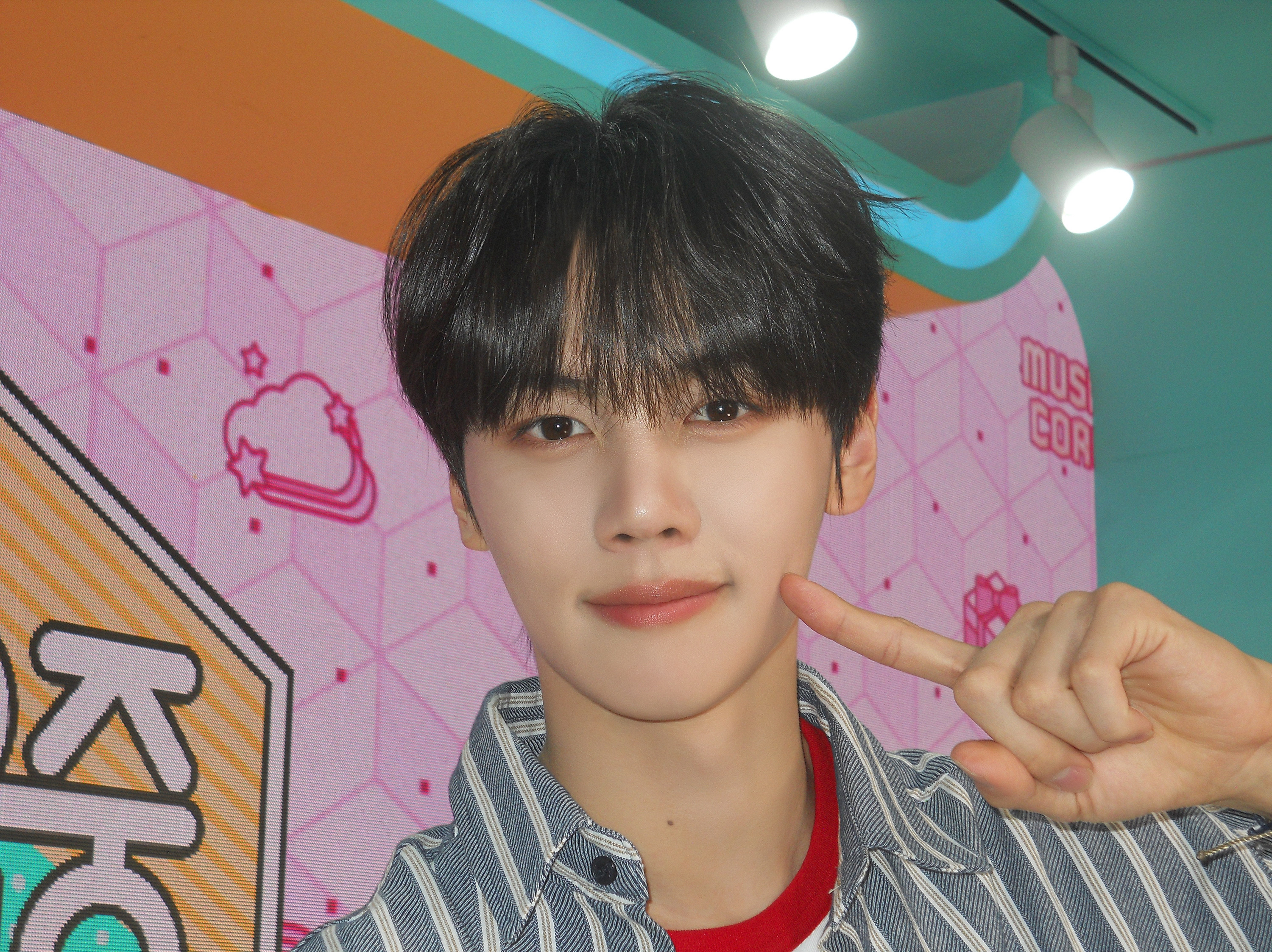 A moment captured by Kim Gyuvin's fan