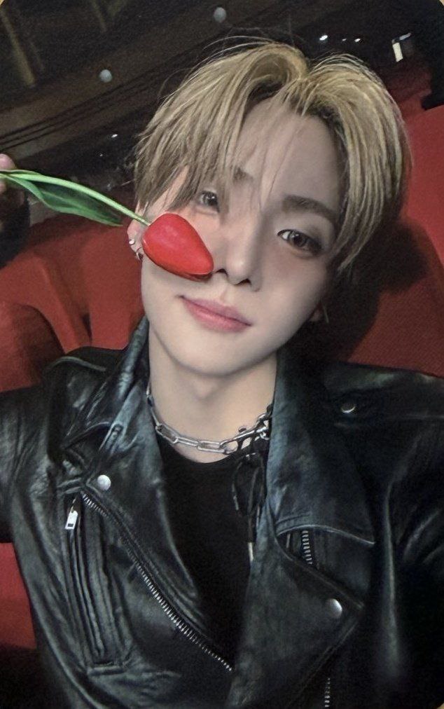 오늘 가장 핫한 케이팝 커뮤니티 피드