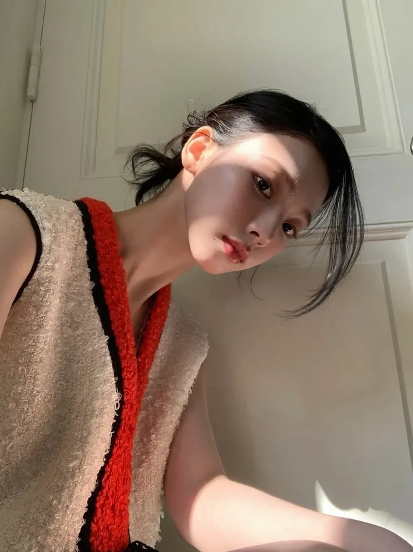 Foto aktivitas terbaru Karina (aespa)