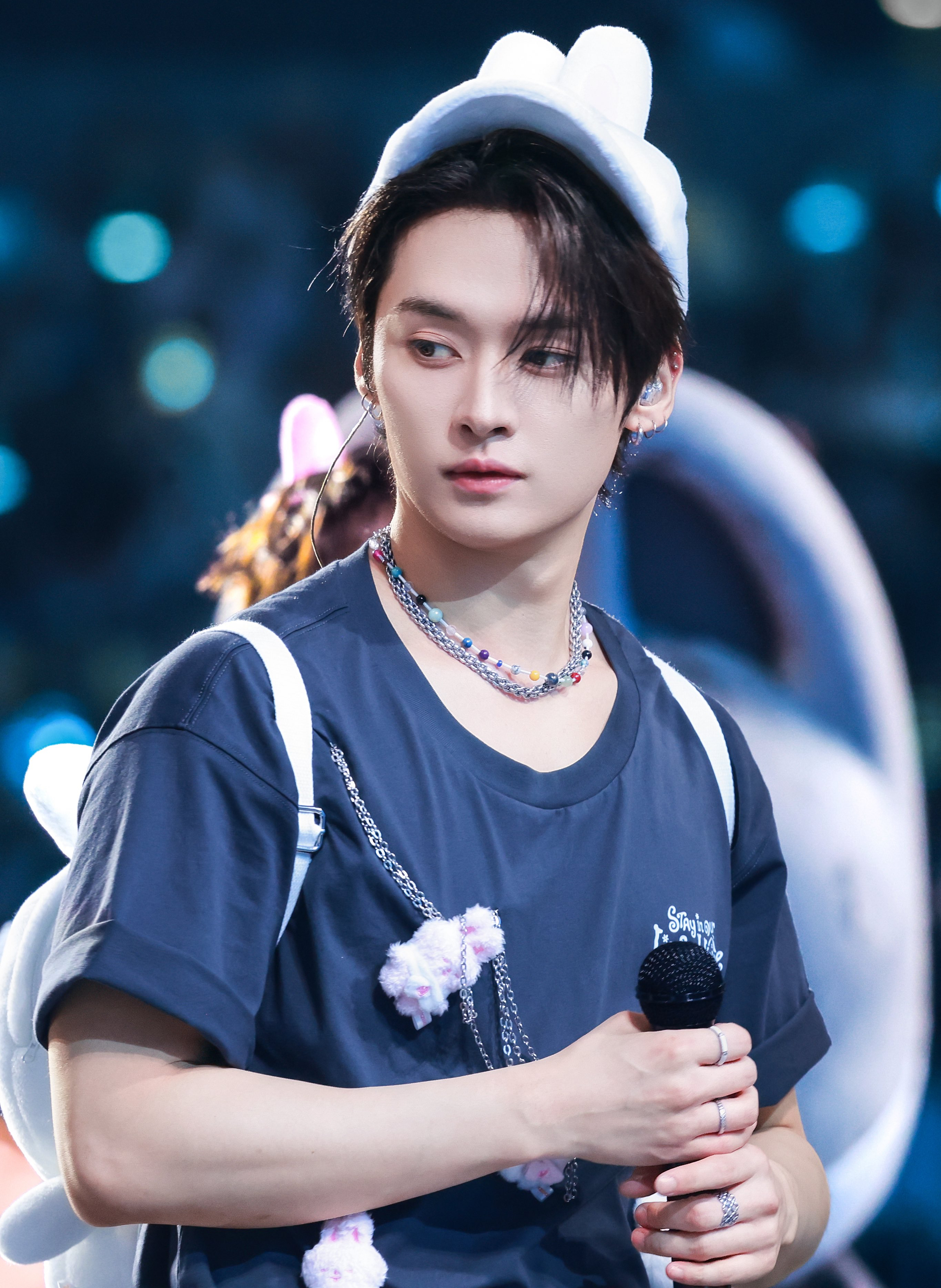 Latest photo of Lee Know (Stray Kids)