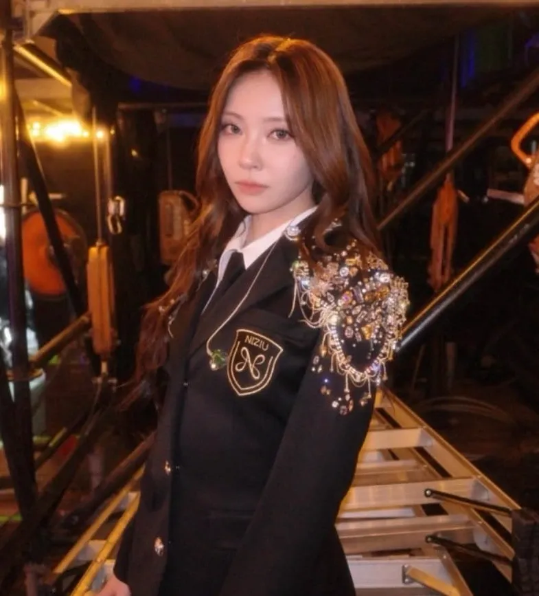 Latest photo of Mayuka (NiziU)