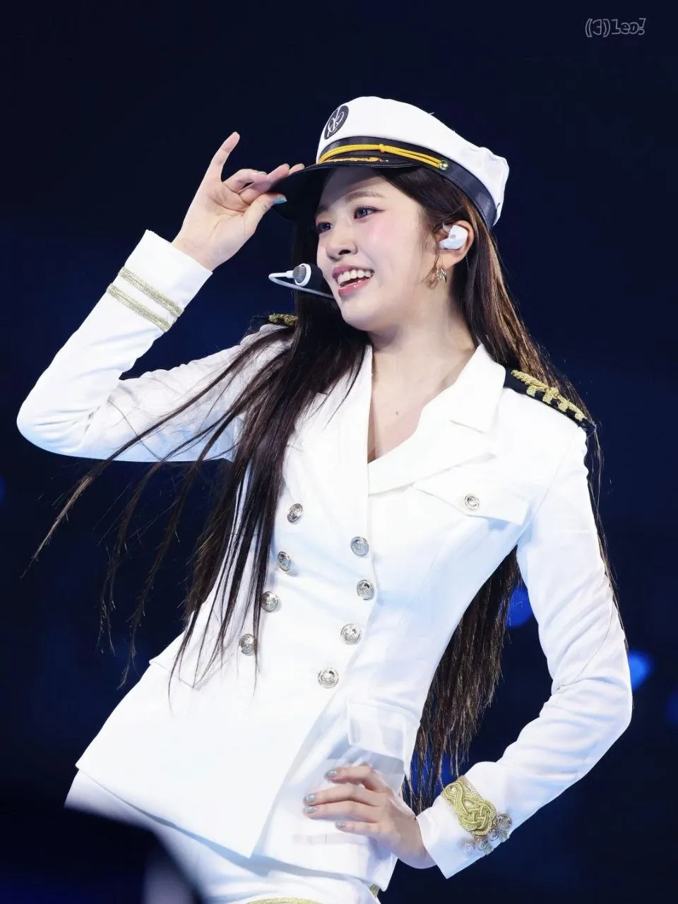 안유진 (IVE)의 비하인드 컷