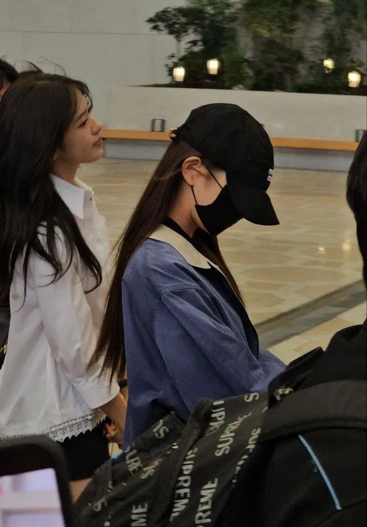 A moment captured by An Yujin (IVE)'s fan