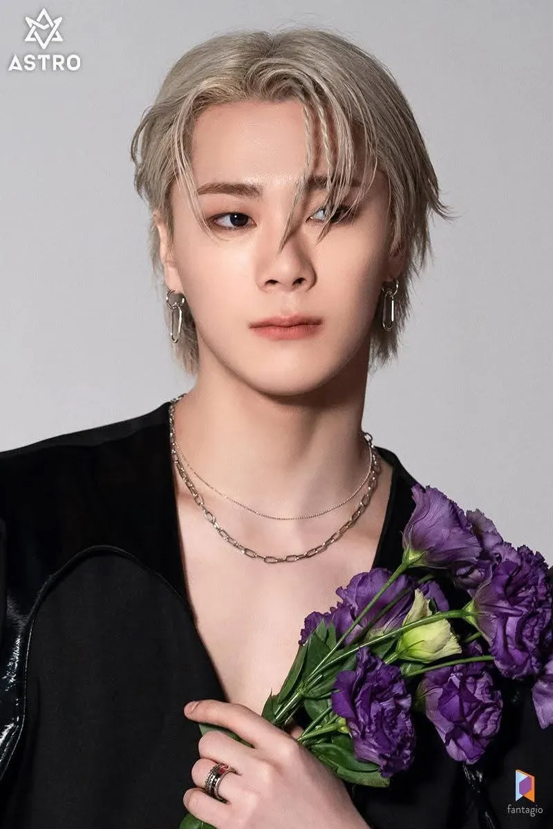 Behind-the-scenes cut of Moonbin (ASTRO)