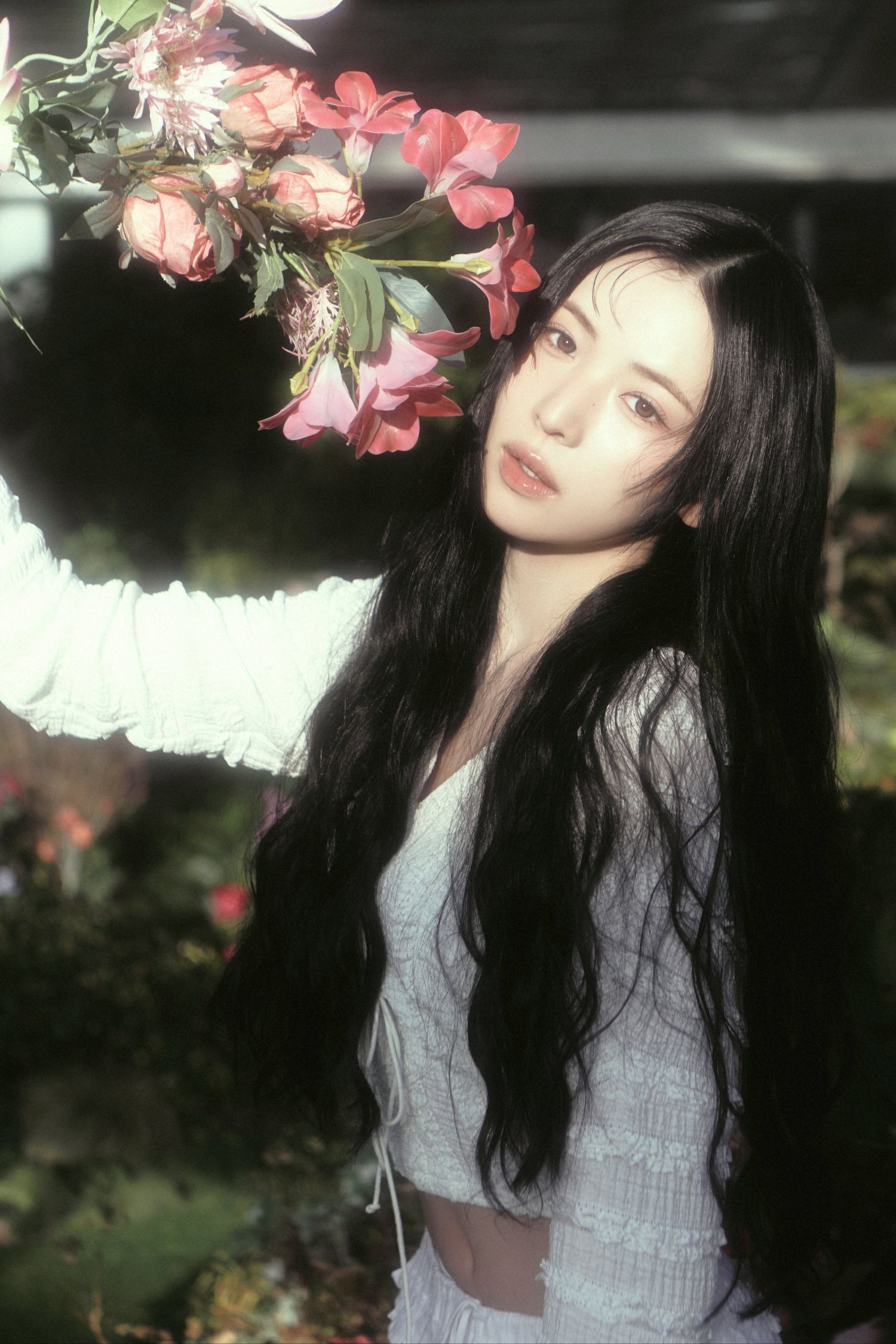 Behind-the-scenes cut of Maya (NiziU)