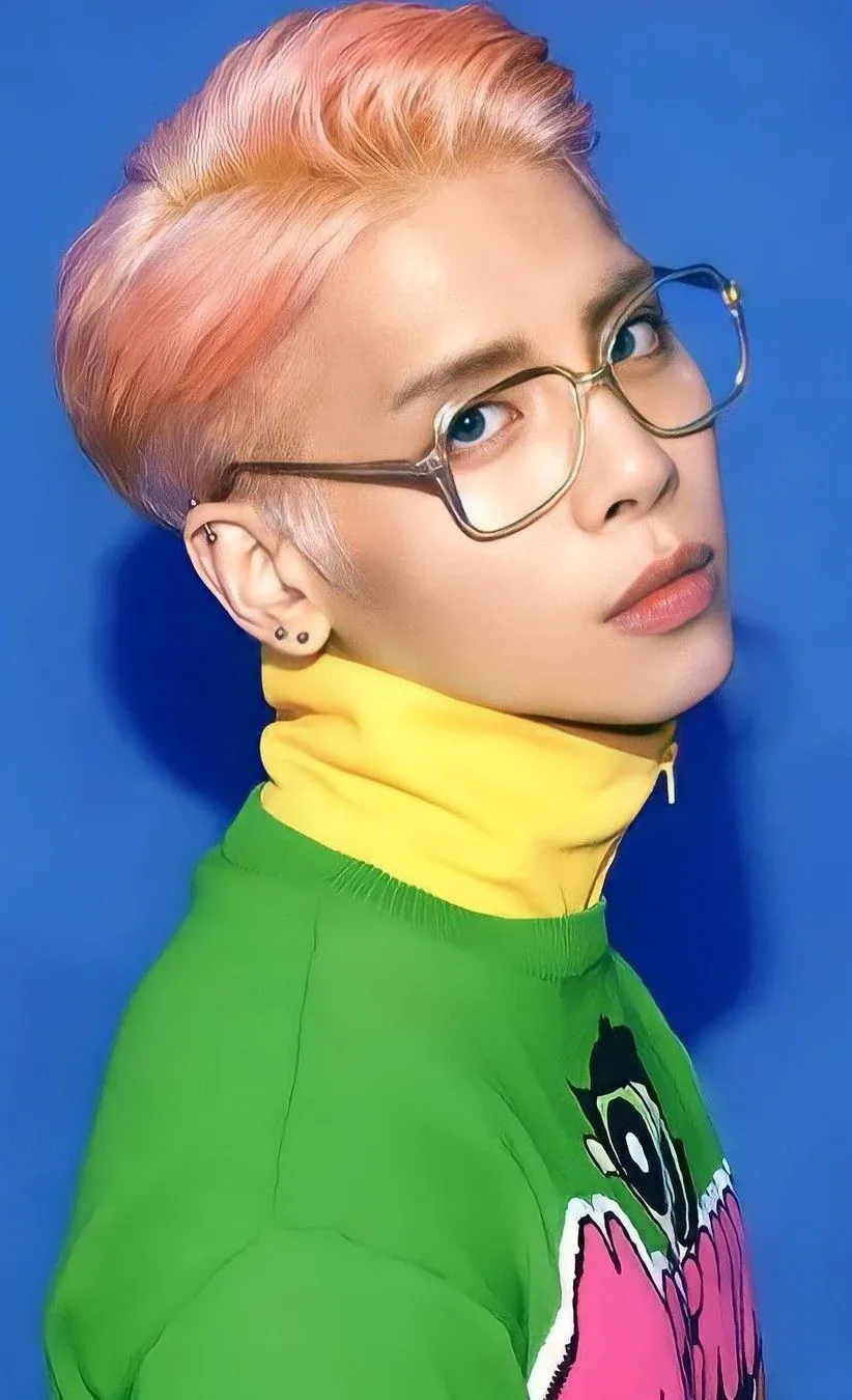 Recent activity shot of Jonghyun (SHINee)