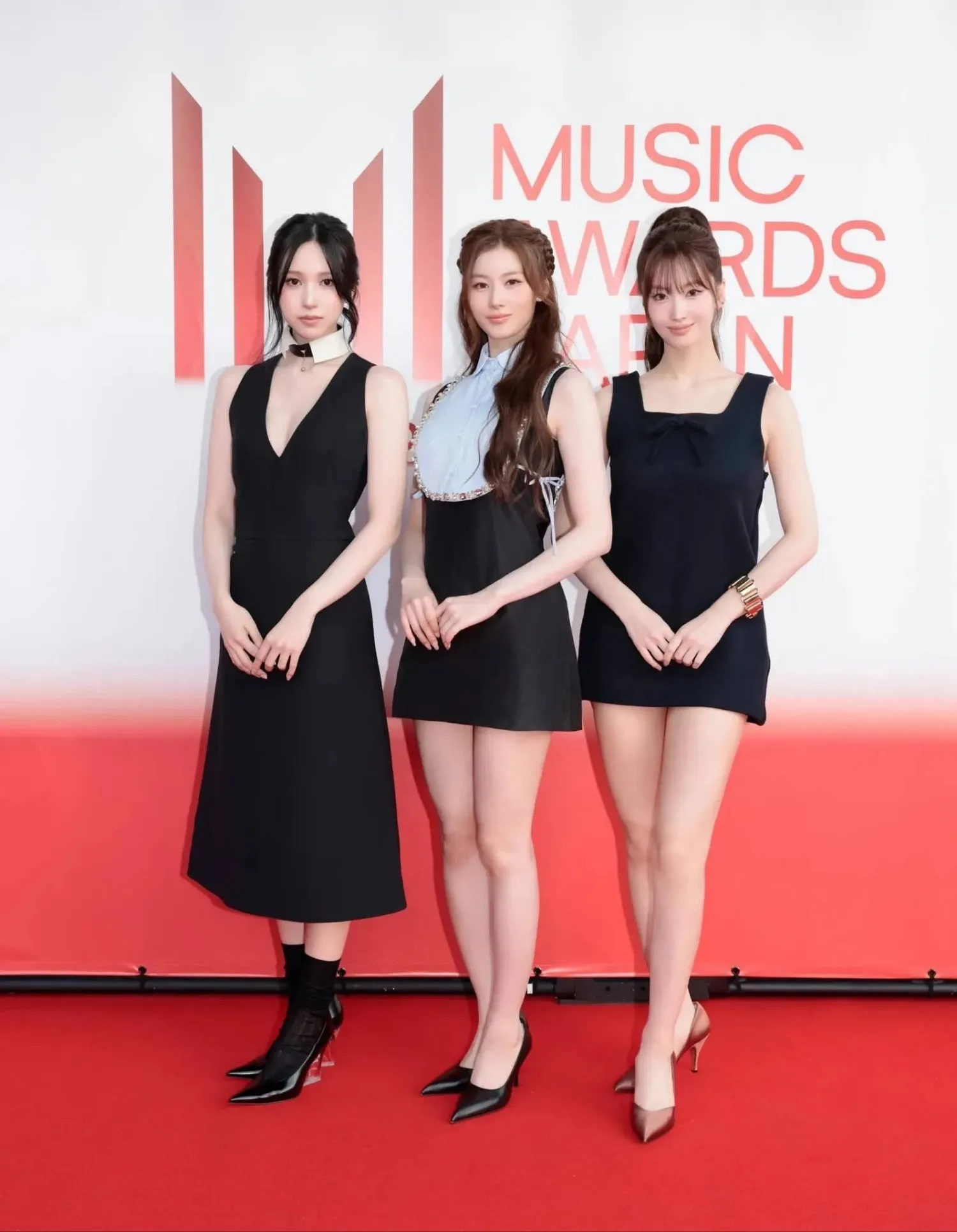 Foto aktivitas terbaru TWICE