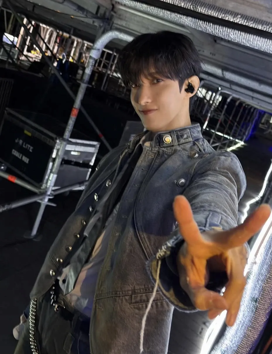 Behind-the-scenes cut of DK (SEVENTEEN)