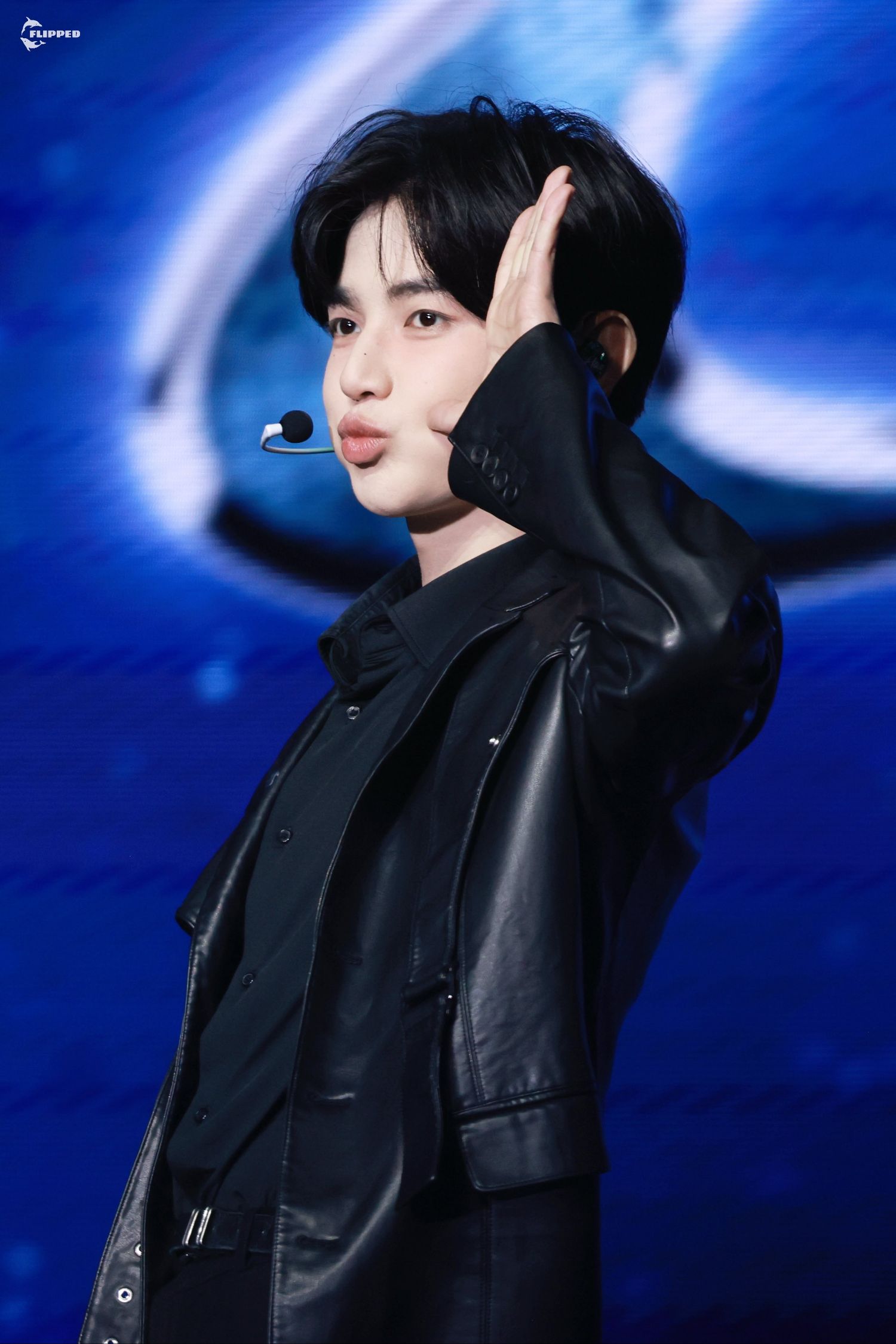 A moment captured by Zhang Hao (ZEROBASEONE)'s fan