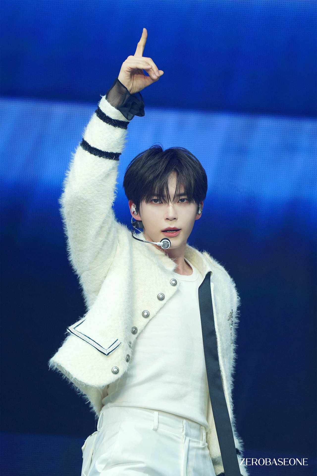 Latest photo of Sung Hanbin (ZEROBASEONE)