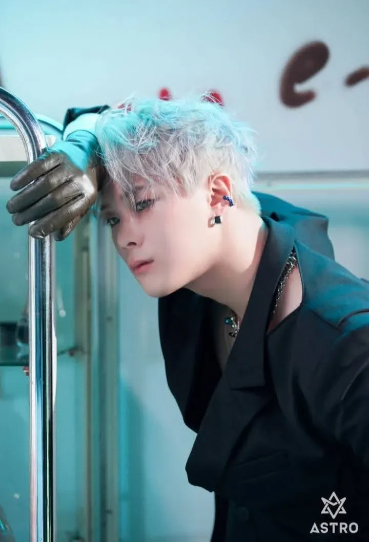 Behind-the-scenes cut of Moonbin (ASTRO)