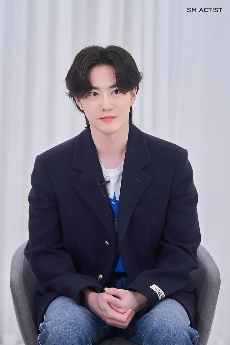 수호 (EXO)의 비하인드 컷