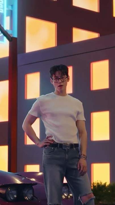 아스트로의 최신 사진