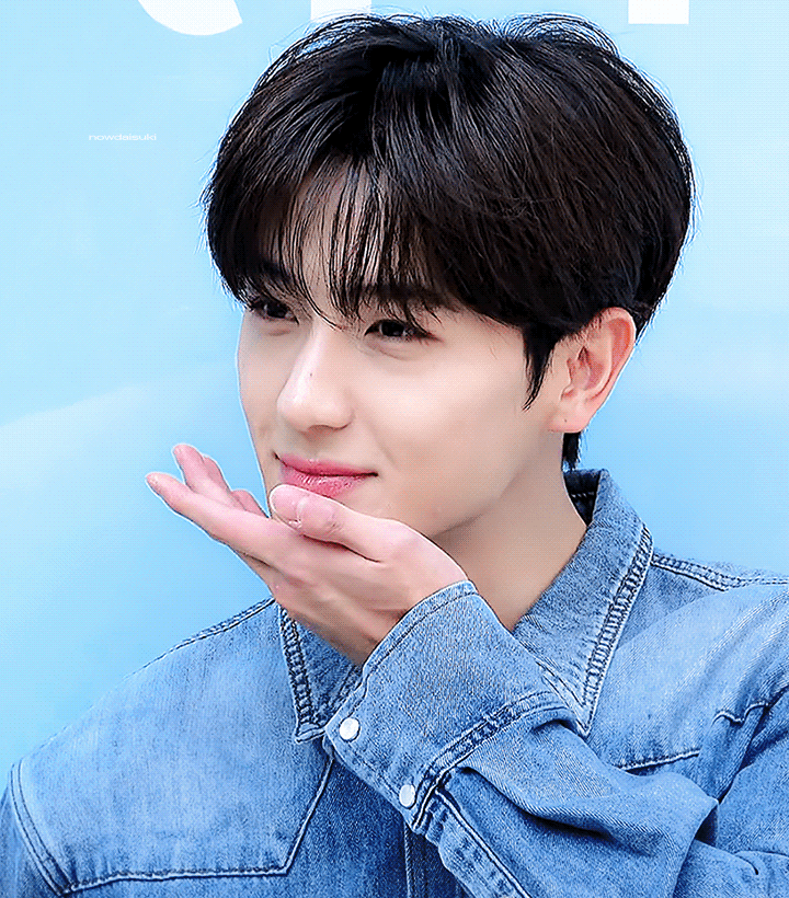 Latest photo of Hyunjae (THE BOYZ)