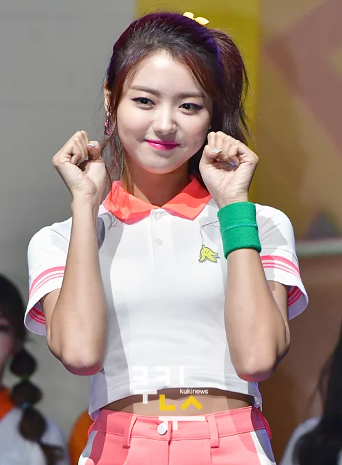 Foto terbaru Nayoung (I.O.I)