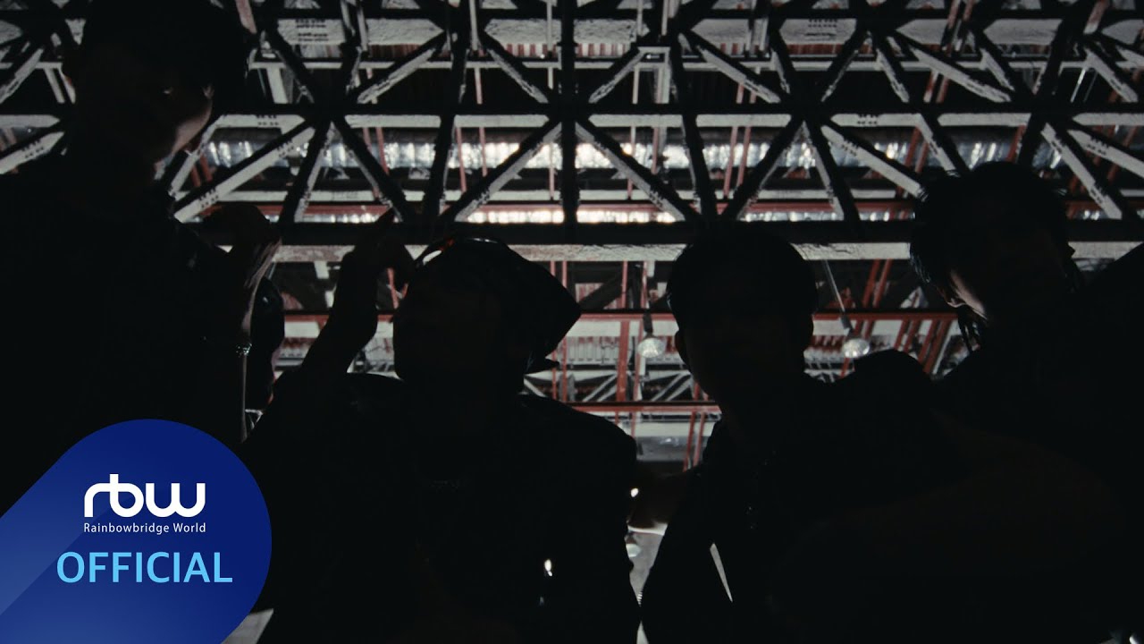 A moment captured by LEE DO (ONEUS)'s fan