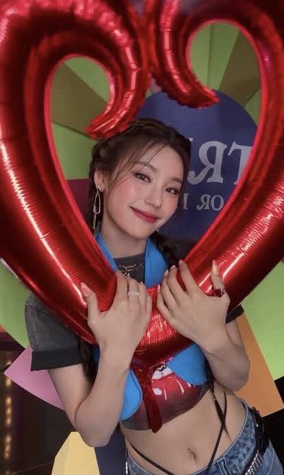 Latest photo of Yeji (ITZY)