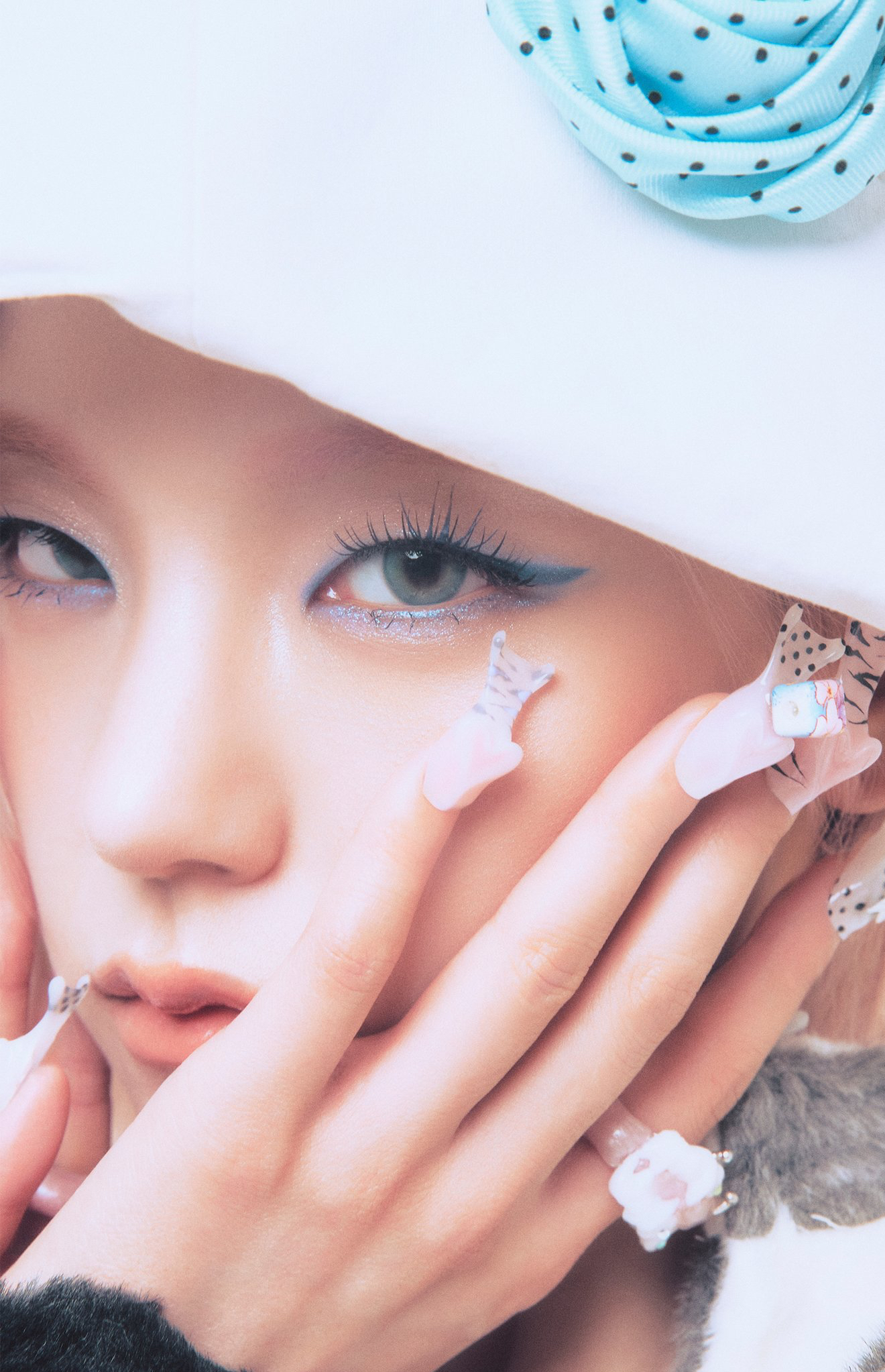 Recent activity shot of Yeji (ITZY)
