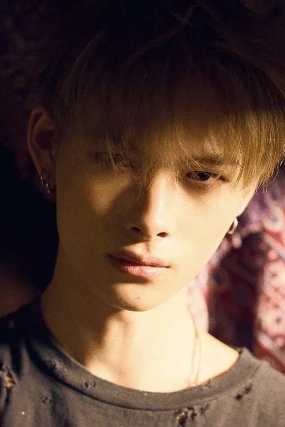 Foto terbaru NI-KI (ENHYPEN)