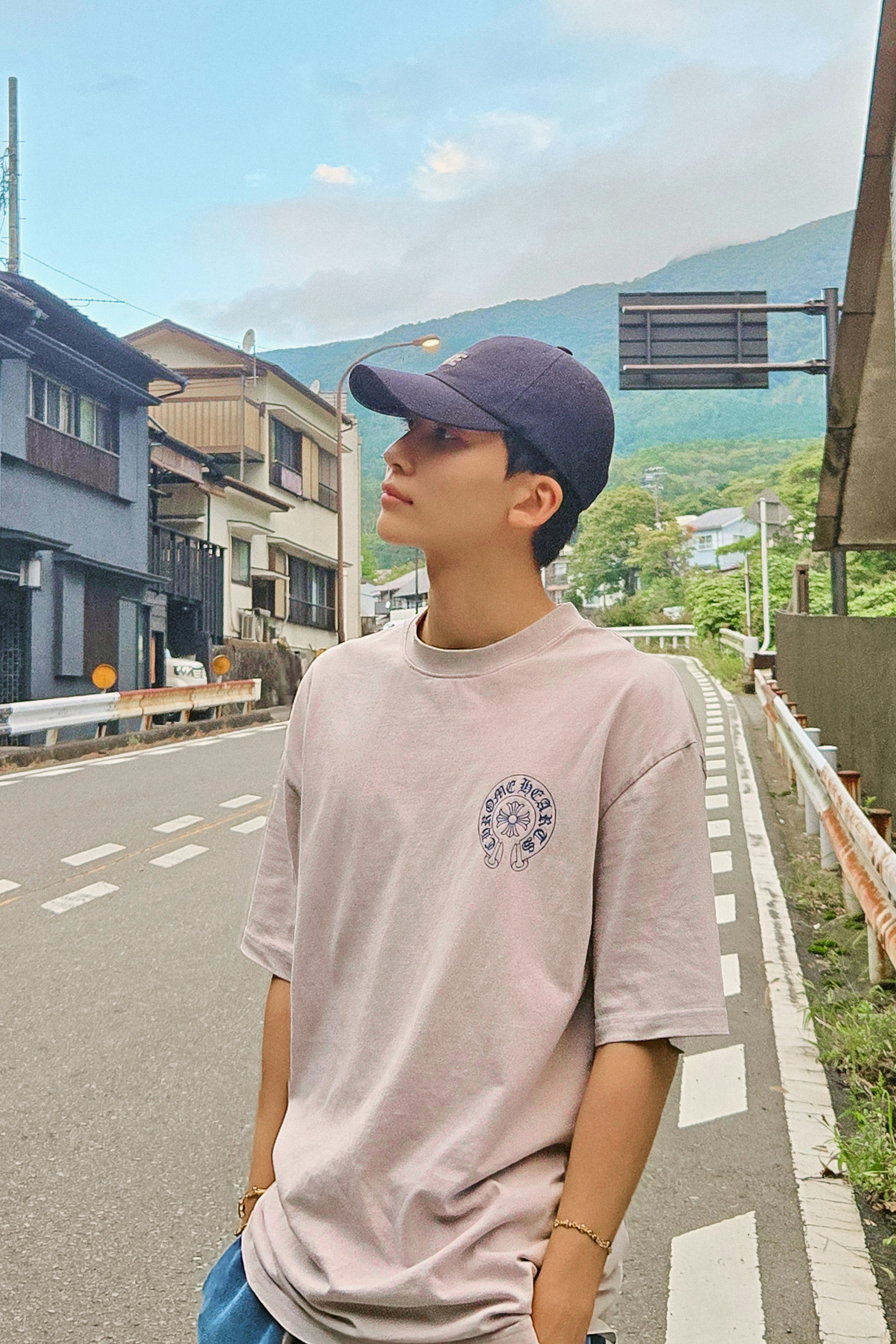 Recent activity shot of Jeonghan (SEVENTEEN)