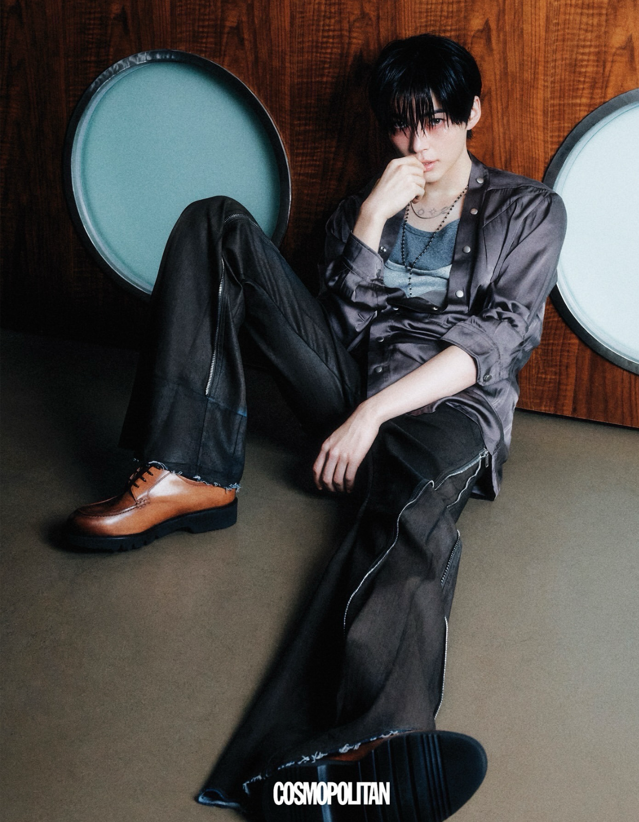 Behind-the-scenes cut of Sung Hanbin (ZEROBASEONE)