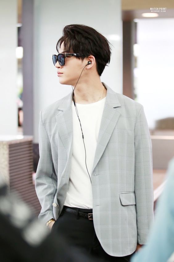 Behind-the-scenes cut of JAY B (GOT7)