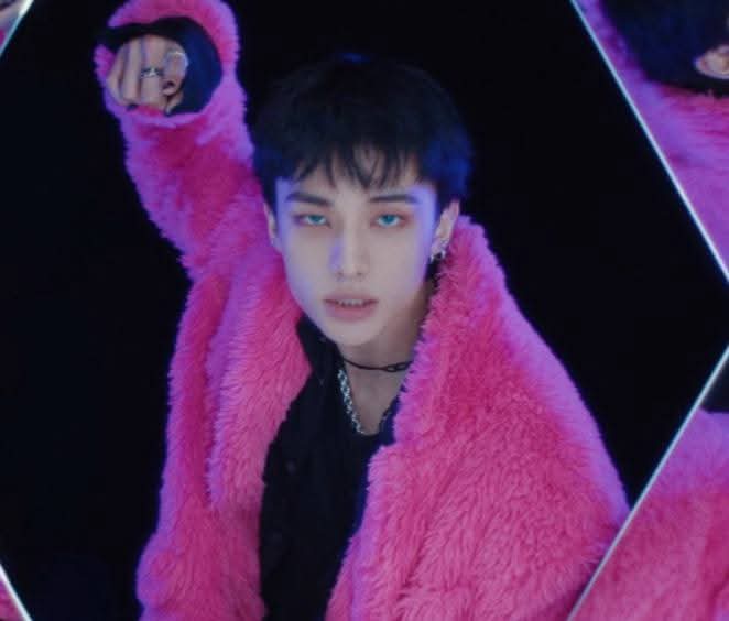 Behind-the-scenes cut of Hyunjin (Stray Kids)