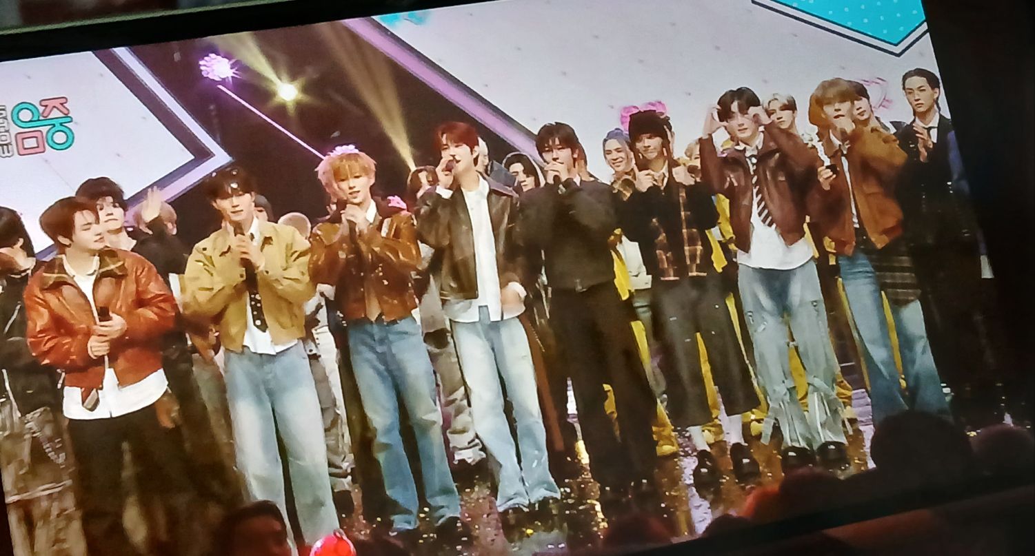 K-POP posts beloved by 조우안신 (알파드라이브원) fans