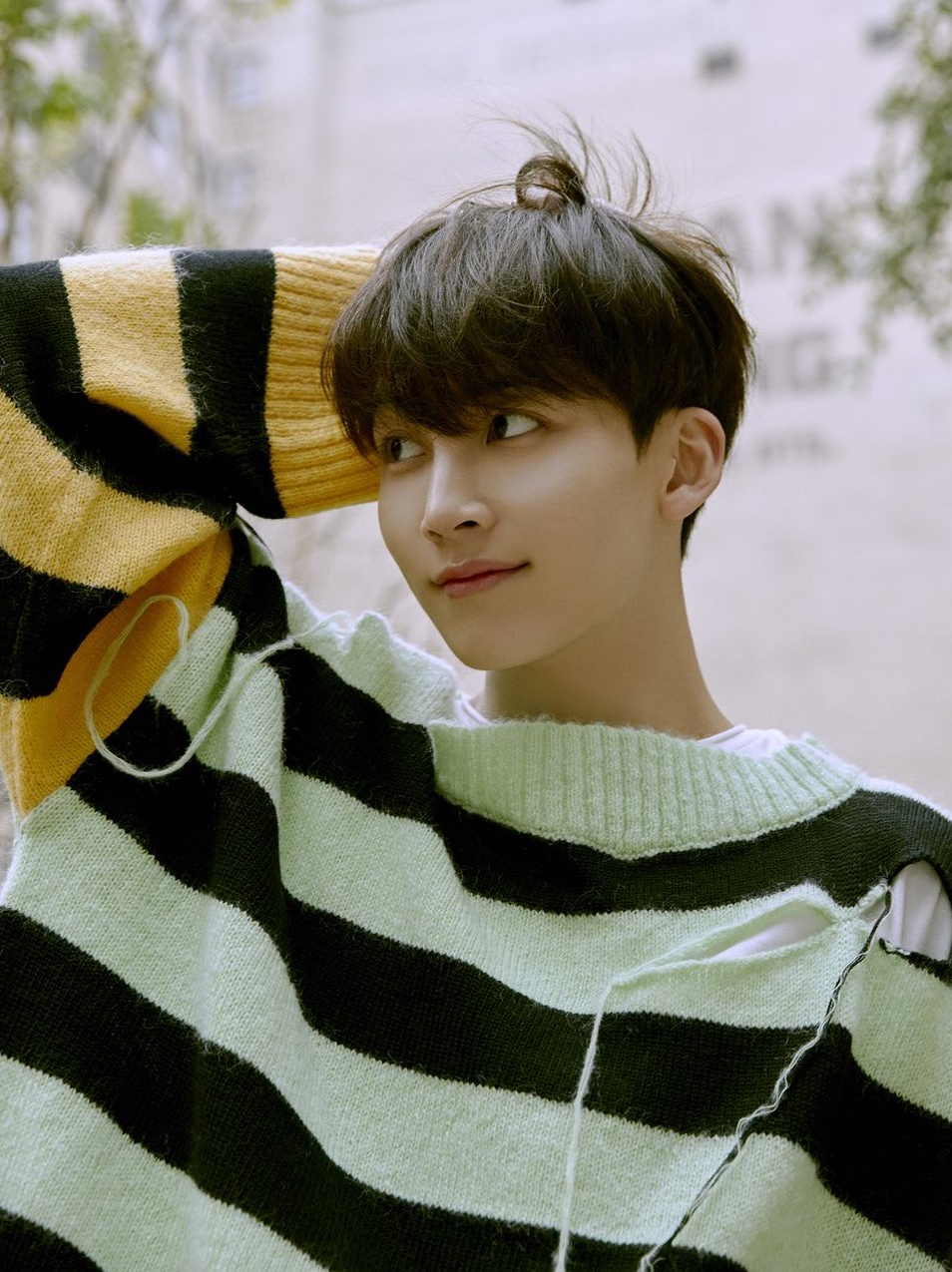 A moment captured by Jeonghan (SEVENTEEN)'s fan