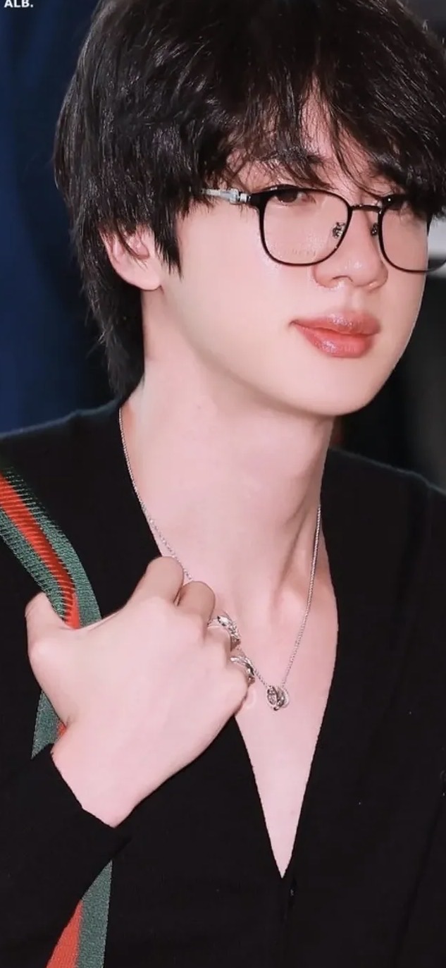 Wallpaper spesial buatan penggemar Jin (BTS)