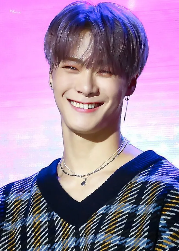 Behind-the-scenes cut of Moonbin (ASTRO)