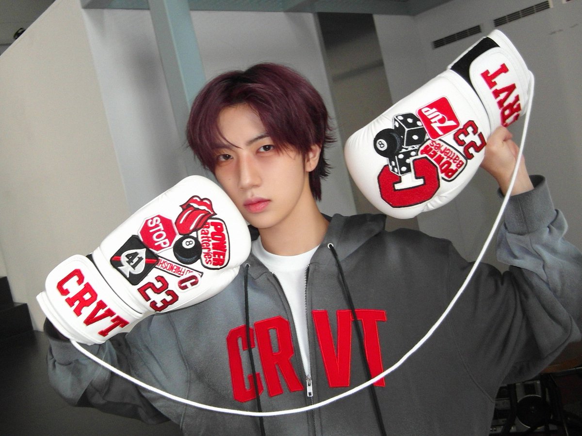 A moment captured by CRAVITY's fan