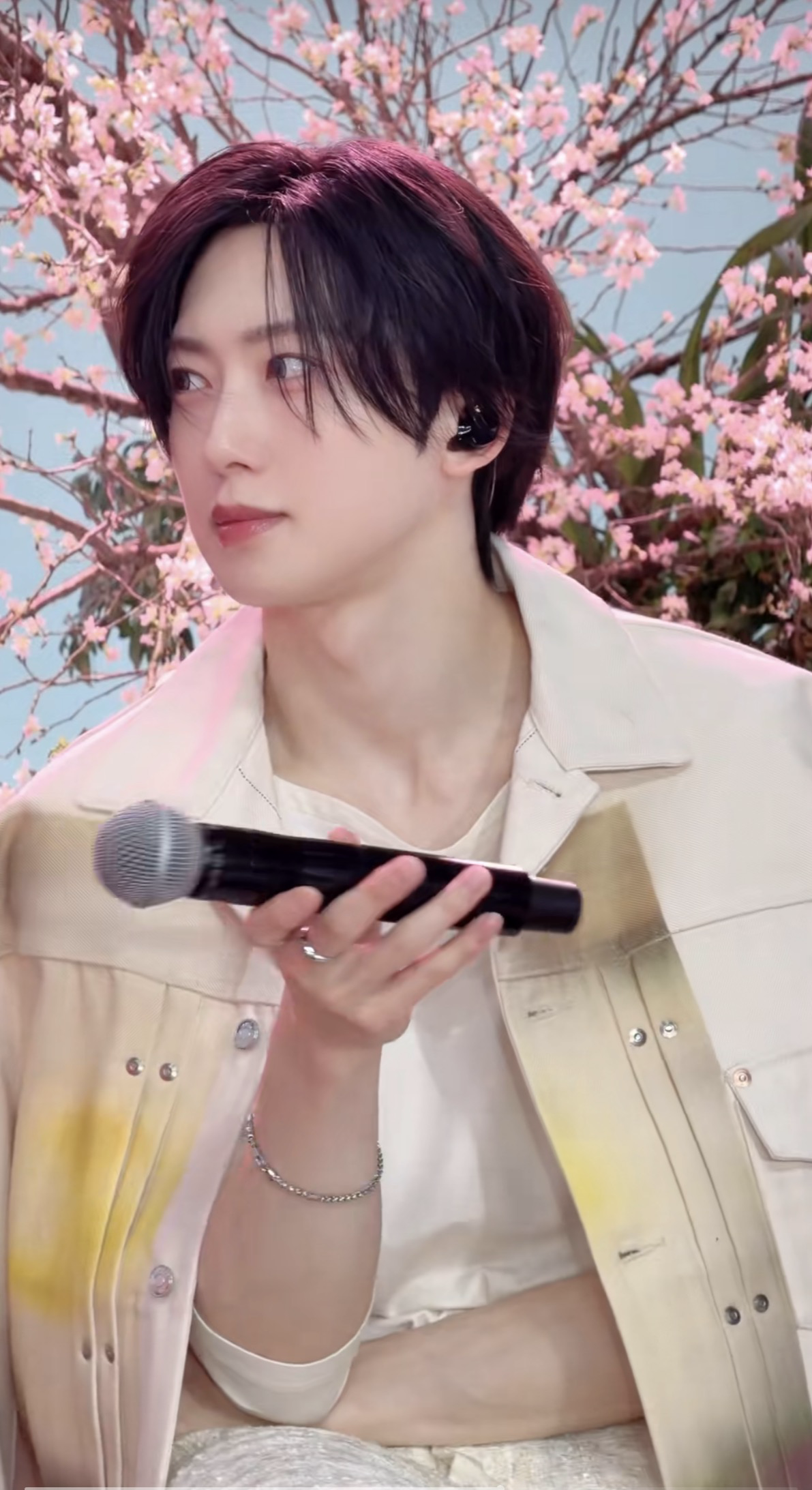 A moment captured by Fuma (&TEAM)'s fan